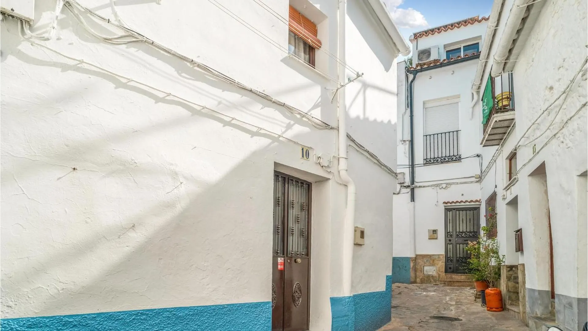 Stunning Apartment In Ubrique With Kitchenette